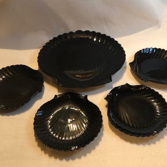 Gorgeous Set of Black Glass Shell Large Serving Plate / Platter with 4 Plates - Picture 5 of 8